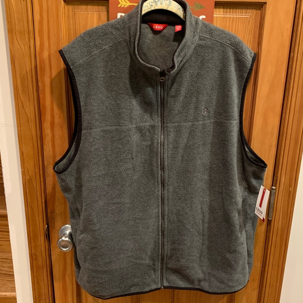 Men’s Grey Izod Fleece Vest